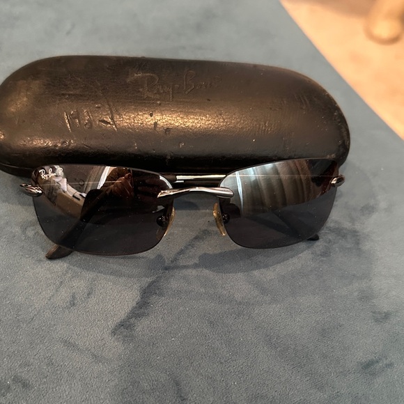 Ray-Ban Black Sunglasses - Picture 4 of 9